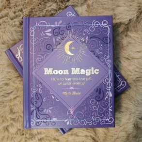 Moon Magic - How to Harness the Gift of Lunar Energy