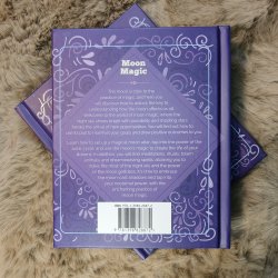 Moon Magic - How to Harness the Gift of Lunar Energy
