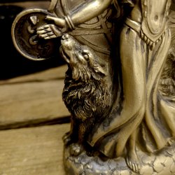 Hekate Gudinde Statue