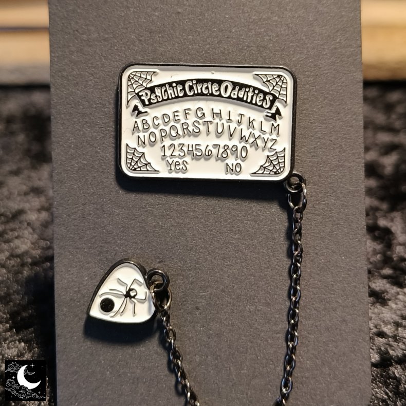 Emalje Pin Ouija Board m. K�de