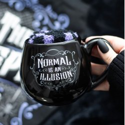 "Normal is an Illusion" Krus med Hyggesokker